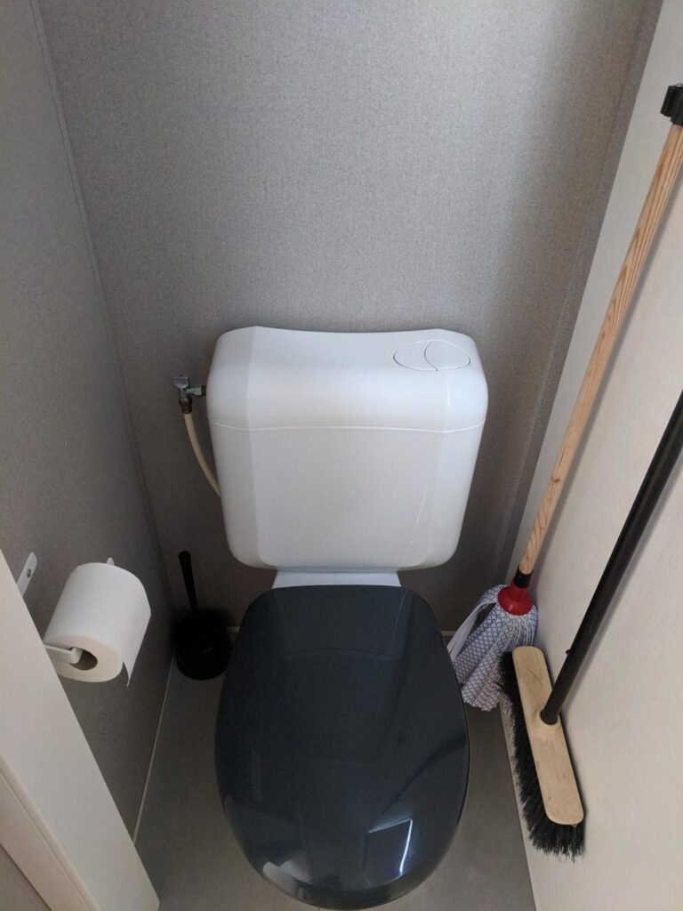 Eurocamp Azure Mobile Home Toilet And Storage