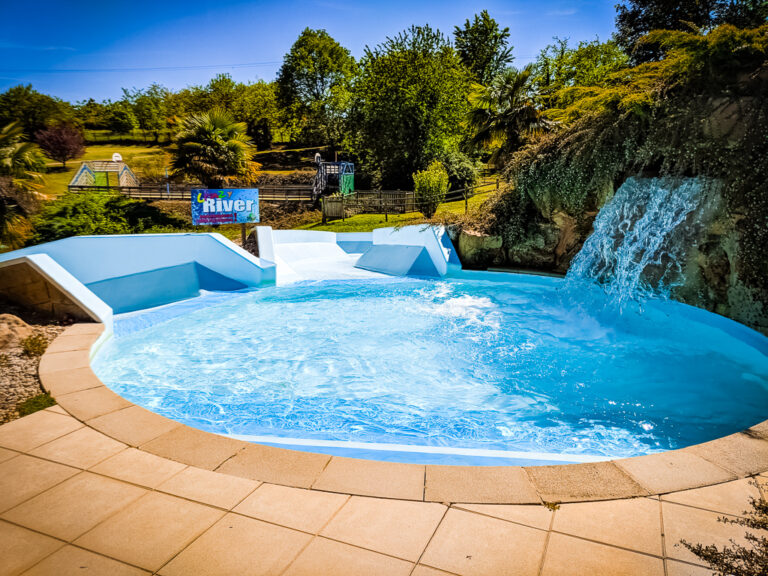 crazy river pool at saint avit loisirs