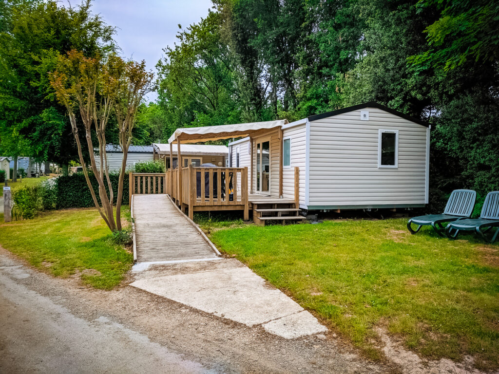 accessible mobile home at castels camping la garangeoire