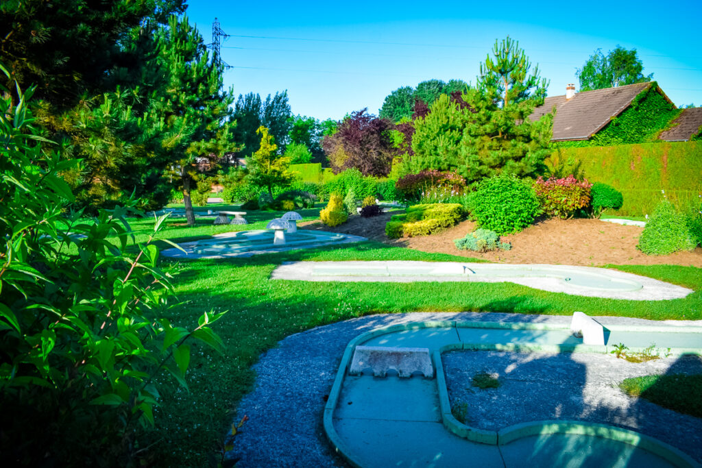 mini golf green at La Croix du vieux pont berny riviere france (25)