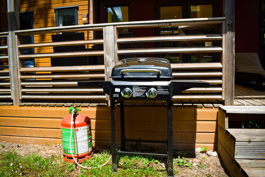 bbq outside the aspect mobile home on camping la garangeoire