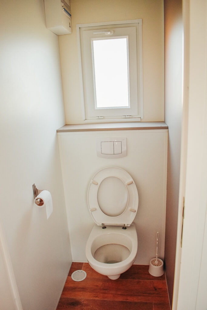 Toilet in the yelloh village loupiac cottage at camping lac du bordeaux