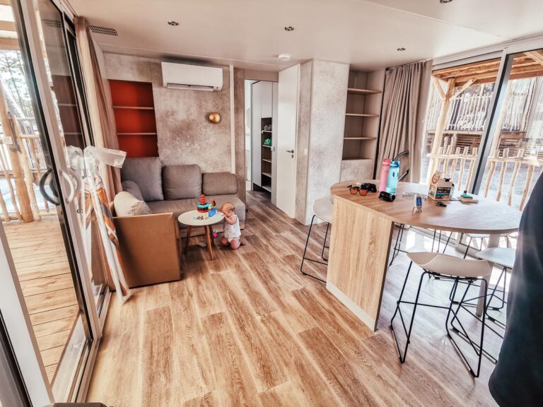 Living space in a high-end mobile home at Le Vieux Port