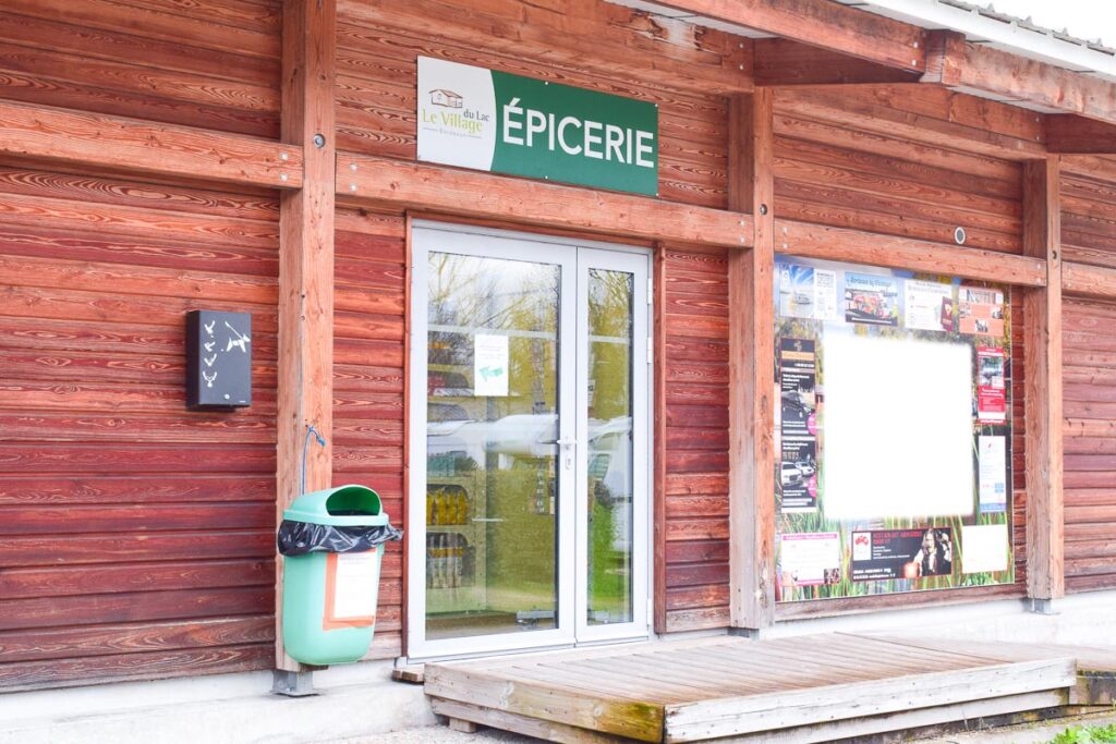 Epicerie at Yelloh Village Camping Bordeaux Lac (24)