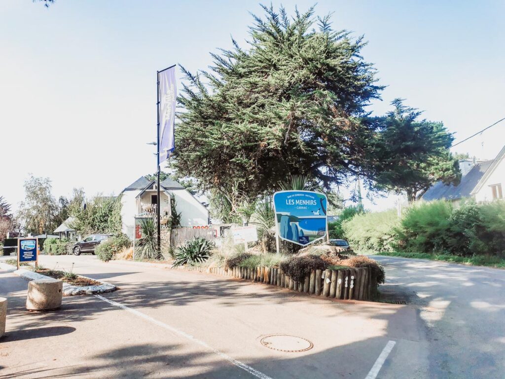 entrance and sign At Des Menhirs Campsite in Carnac (46)