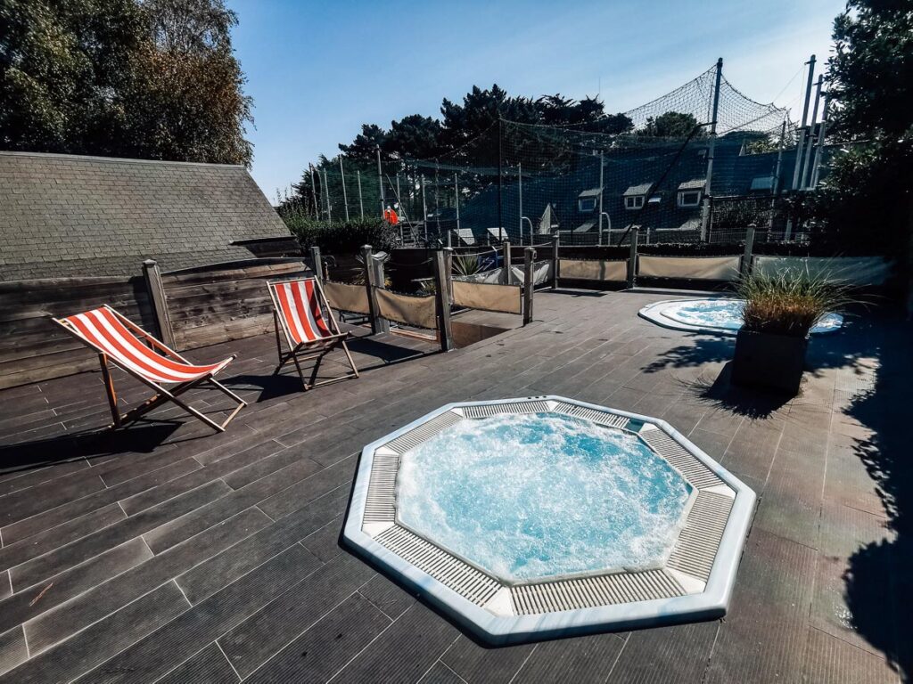 jacuzzi At Des Menhirs Campsite in Carnac (56)