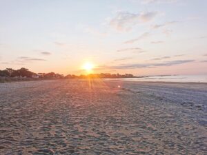 sunrise at the beach of Carnac plage during our camping holiday At Des Menhirs Campsite in Carnac (53)