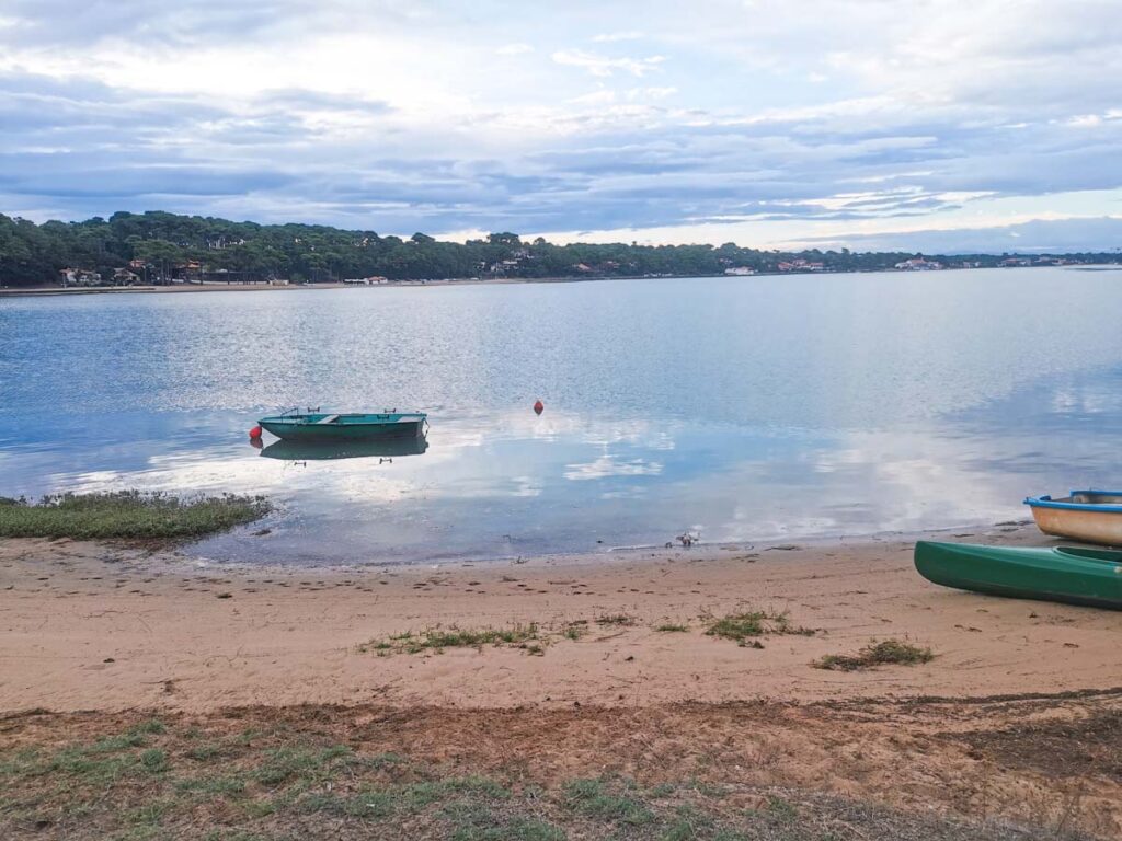 Beach at the lake near Camping natureo in Hossegor-22