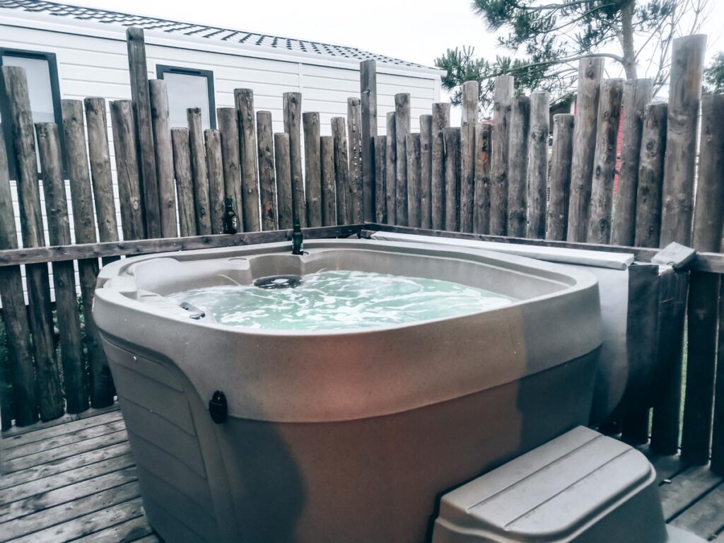 Our hot tub at Gamme duo premium plus at camping L'ocean-19