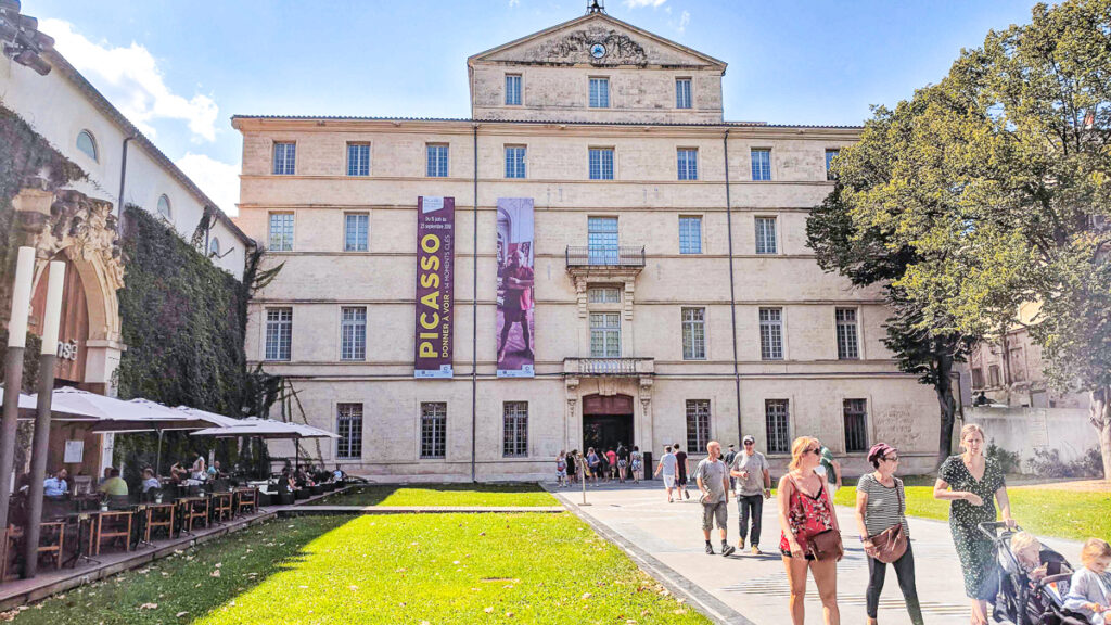 photo of a musuem in montpellier