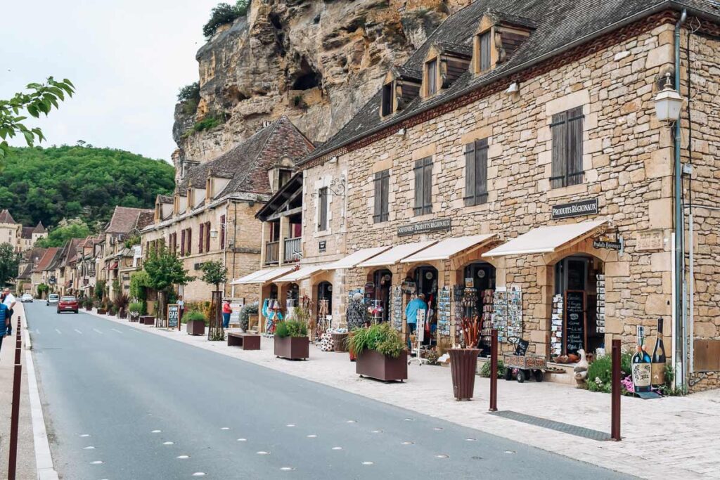 the village streets alongside the road in la roque gageac