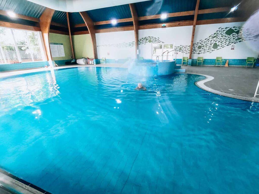 main-indoor-swimming-pool-at-bashley-park-campsite-in-the-new-forest