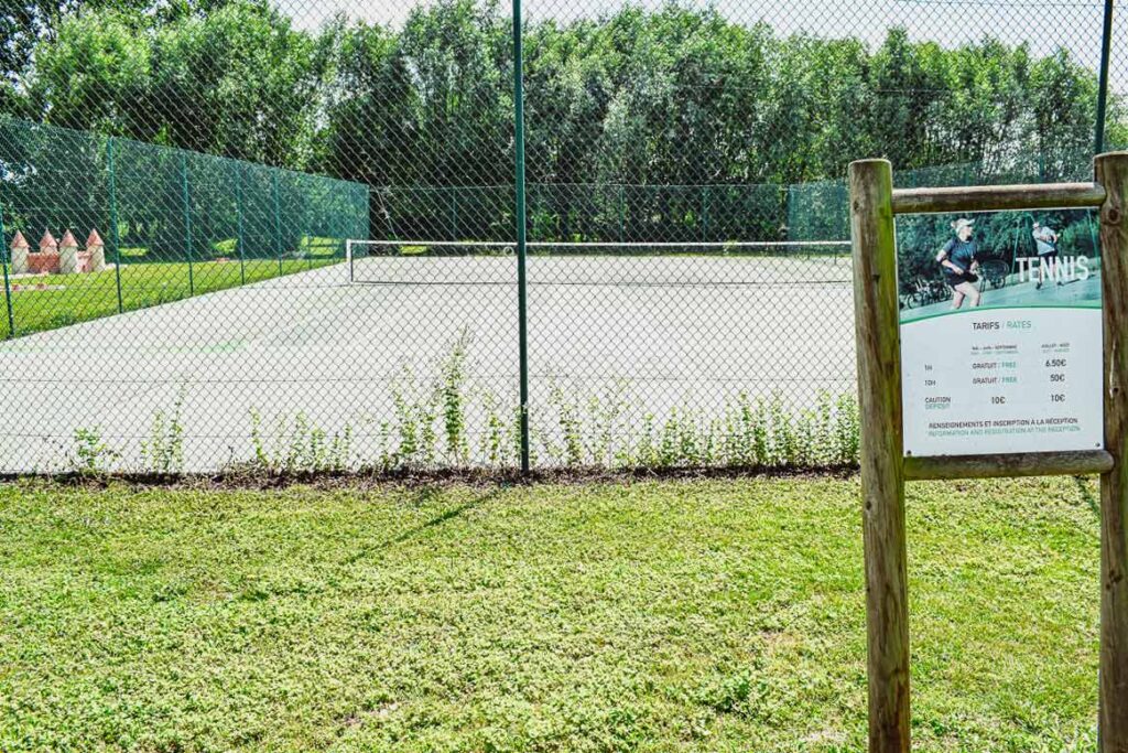 tennis-at-domaine-de-la-breche