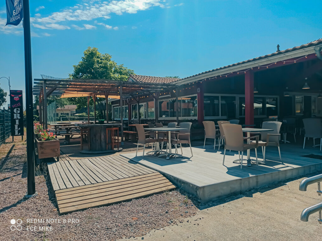 main restaurant at Marvilla parks le soleil des landes campsite (22)
