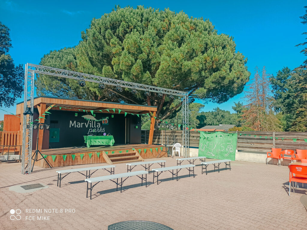 the animation stage at Marvilla parks le soleil des landes campsite (16)