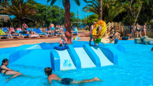 The kids paddling pool at ruisseau campsite
