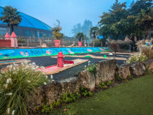 mini golf cours at les ormes