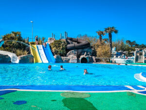 pool area clarys plage