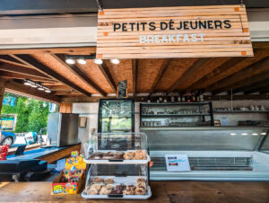 tea room at Le Lac des 3 Vallées
