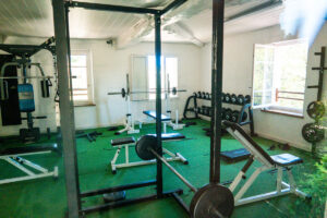indoor gym at Le Lac des 3 Vallées