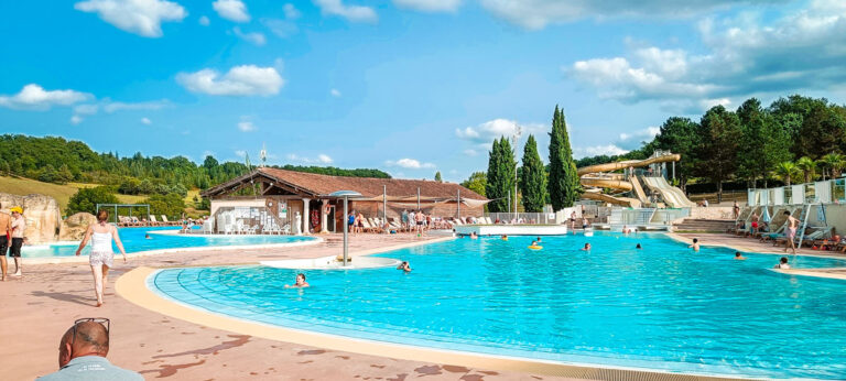 pool area at Le Lac des 3 Vallées