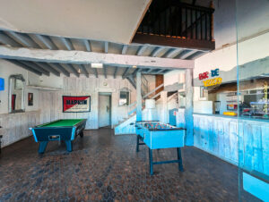 bar games at the lake bar of Le Lac des 3 Vallées