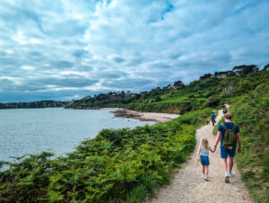 walk along the coastal path of perros-guirec