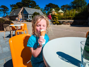 eating ice cream at the bar on le ranolien campsite