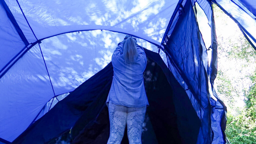 setting up and clipping up the inners on the berghaus adhara tent