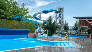 Slides and pool area at Les Fontaines Annecy Waterpark
