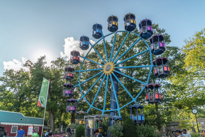 eurocamp netherlands site duinrell theme park area with ferris wheel