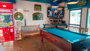 Pool table at camping bel bar