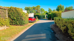 Main road through Camping Bel campsite