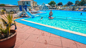 Camping Bel toddler pool with small slide