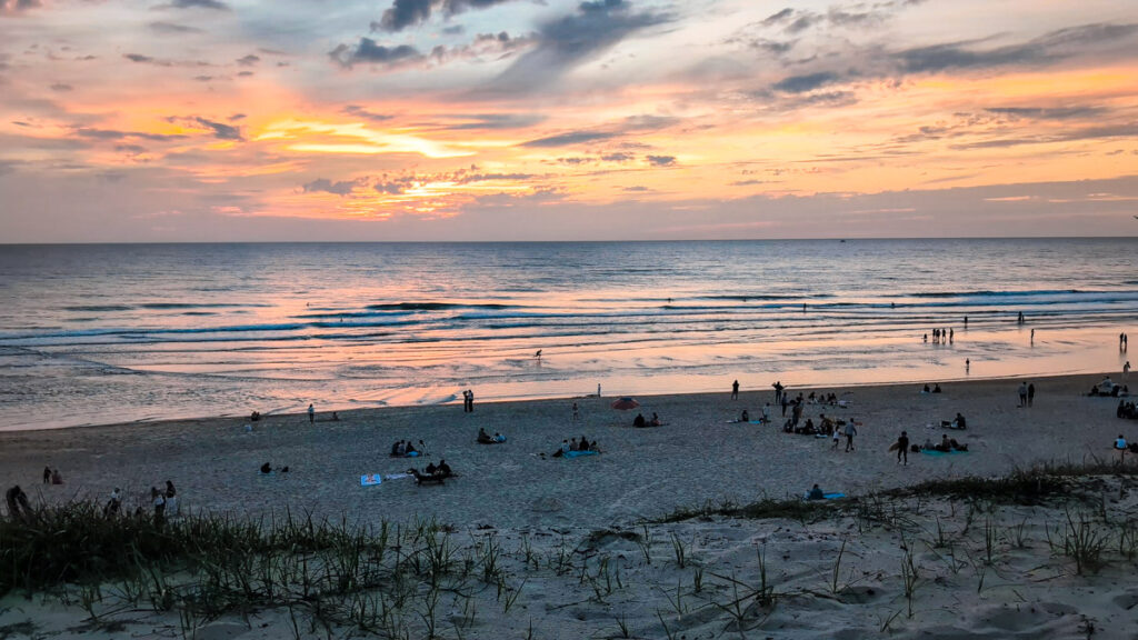 hourtin plage beach area at sunset on a cloudy day