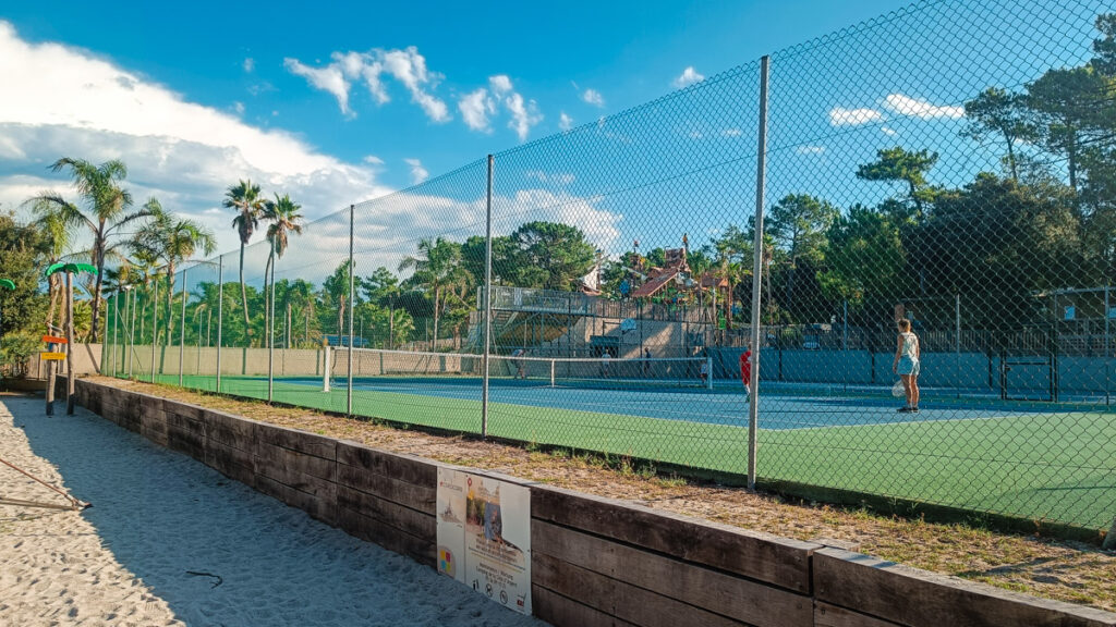 tennis courts at camping cote d'argent