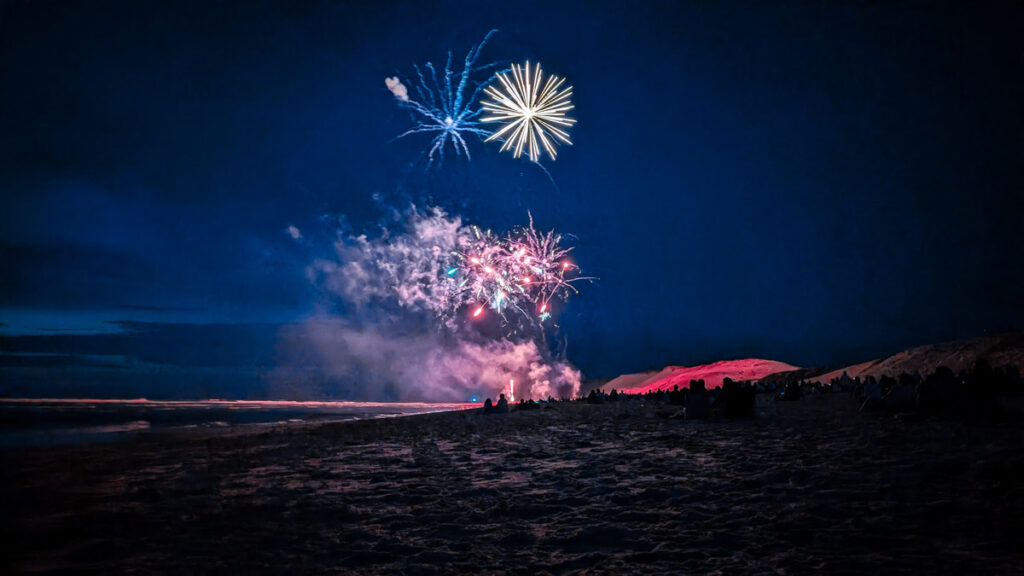 fireworks at hourtin plage annual festival